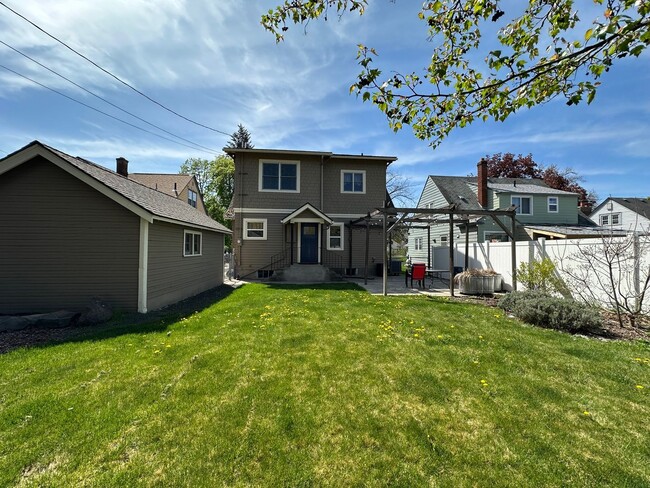 Building Photo - Kendall Yards 3 Bedroom 2 Bath Home
