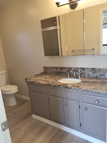 Building Photo - 4545 N Meridian Ave