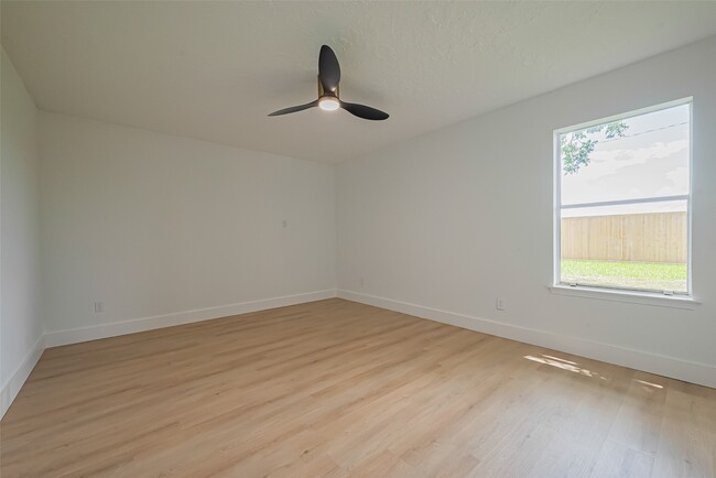 Building Photo - 1306 Briarmead Dr
