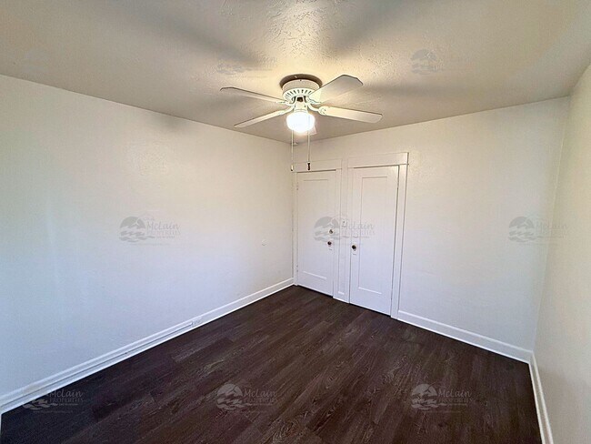 Building Photo - 304 N Rios Ave