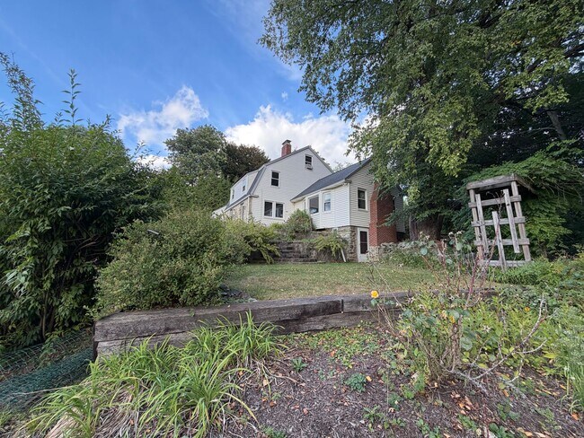 Building Photo - 1281 Boston Rd