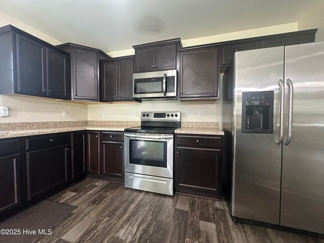 Building Photo - 202 Leeward Landing