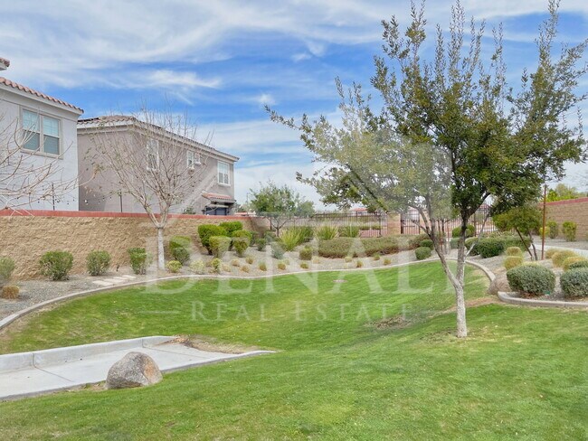 Building Photo - 17155 N 9th Pl