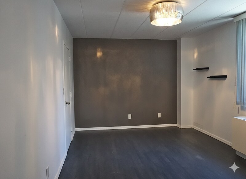 Building Photo - 97-12 63rd Dr