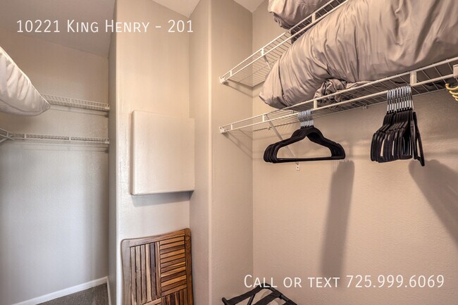 Building Photo - 10221 King Henry Ave