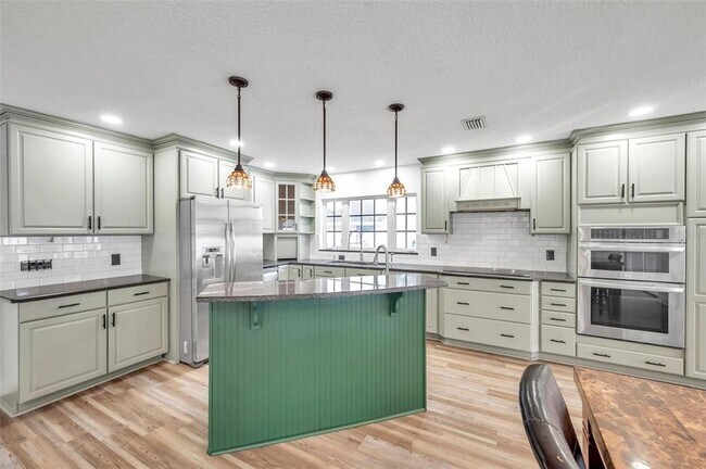 Building Photo - 1520 Windmill Pointe Rd