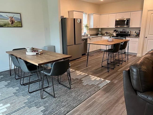 Building Photo - 10316 Castle Lyons Ln