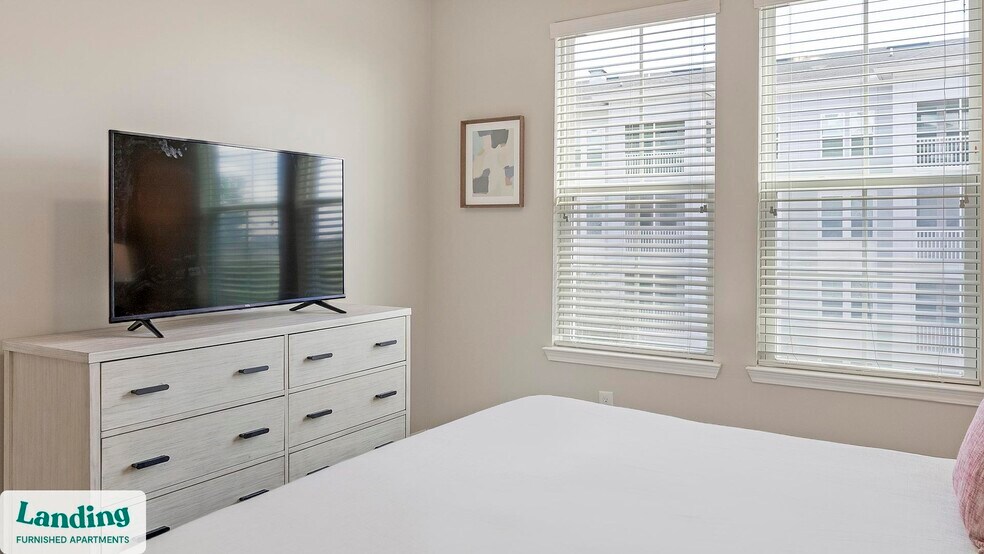 Building Photo - 2300 Tapestry Park Dr