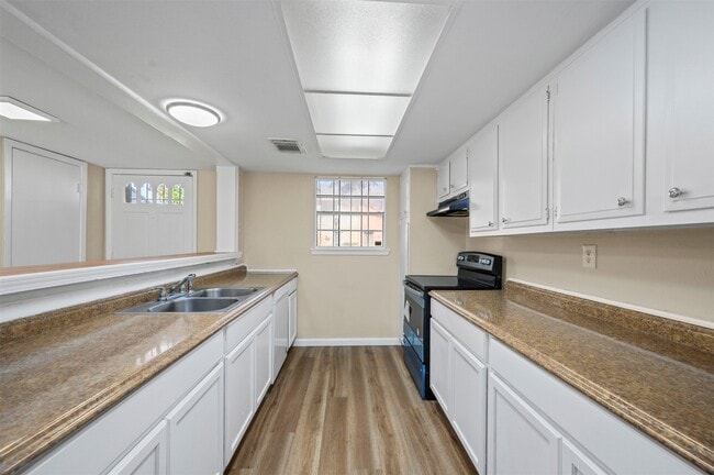 Building Photo - 7236 Crownwest St