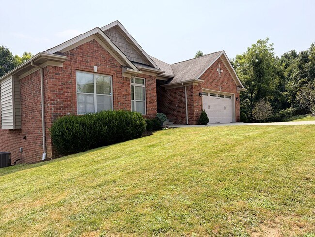 Building Photo - 8123 Autumn Dr