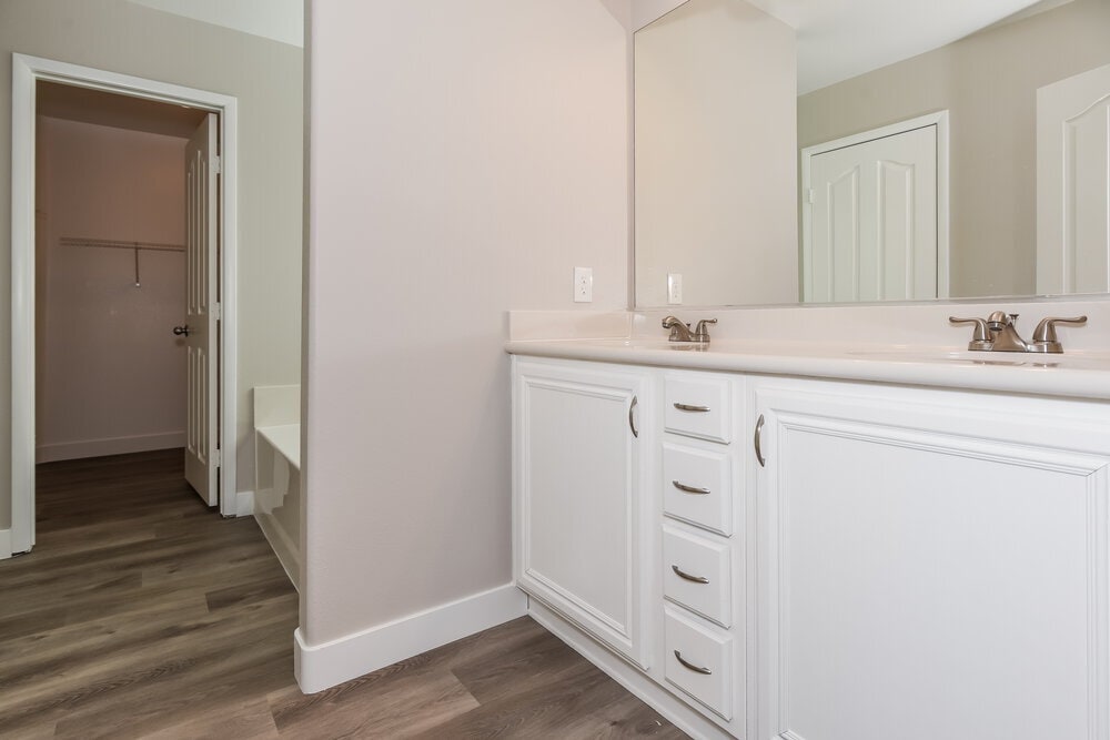 Building Photo - 65 Dutch Colony Ave