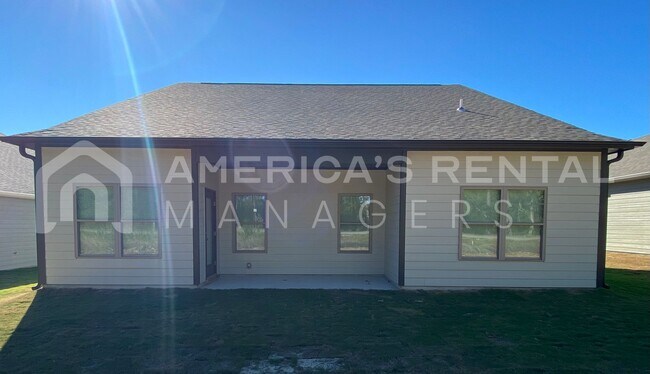 Building Photo - MOVE IN SPECIAL!! Home for Rent in Jasper, AL!!! AVAILABLE NOW!! Sign a 13 Month Lease by 7/15/26...