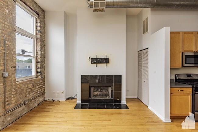 Building Photo - 1 bedroom in Chicago IL 60647