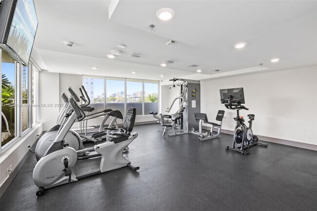 Building Photo - 9261 E Bay Harbor Dr