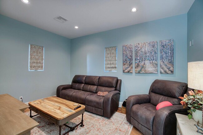 Building Photo - 10287 E Diamond Rim Dr