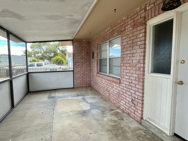 Building Photo - 116 Clifford Ave