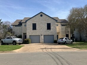 Building Photo - 2913 Whisper Oaks Ln