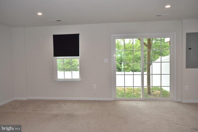 Building Photo - 8714 Upton Ln