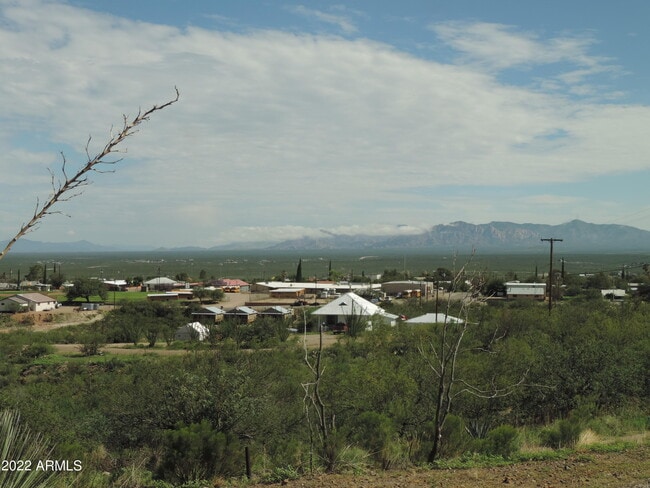 Building Photo - 401 S Skyline Cir