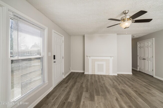 Building Photo - 3901 Smallboat Ct