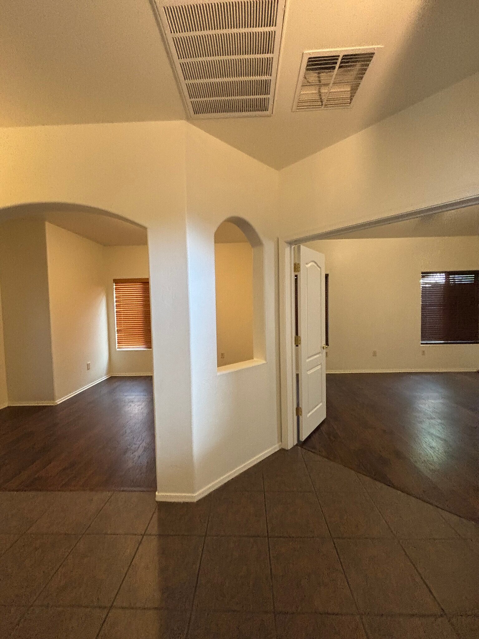 Building Photo - 5305 W Olivine Dr