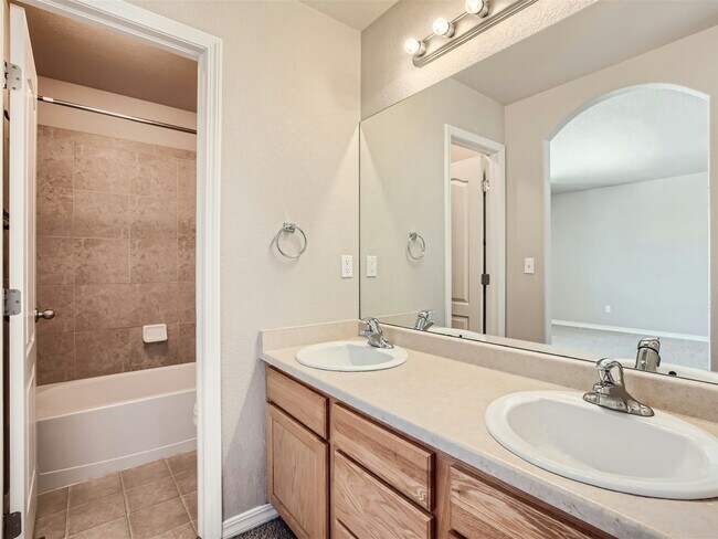Building Photo - 11530 Hibiscus Ln