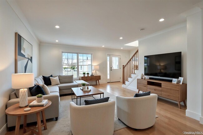 Building Photo - One Manhasset Ave