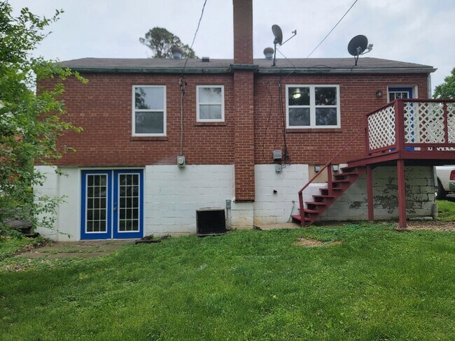 Building Photo - 3571 Wright Ave