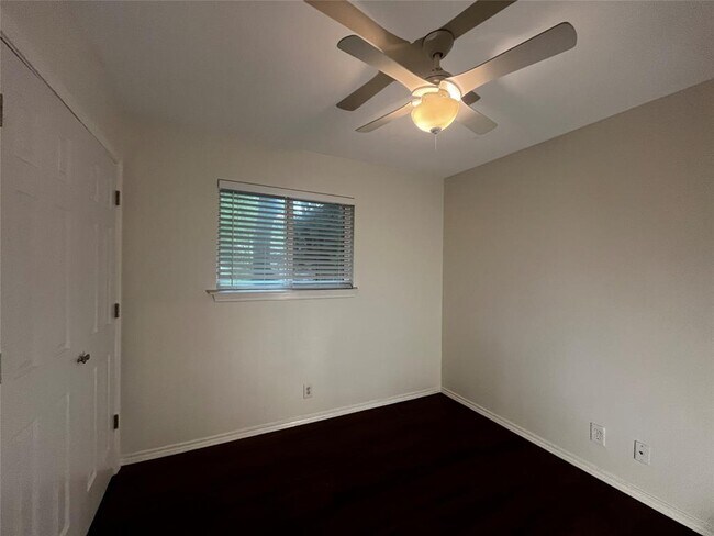 Building Photo - 5101 Meadow Creek Cove
