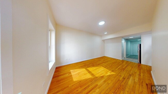Building Photo - 54 W 56th St