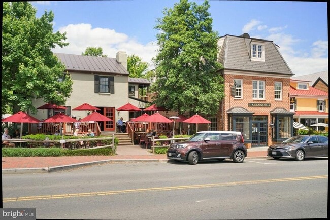 Building Photo - 601 Martingale Rdg Dr