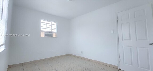 Building Photo - 2332 NW 14th Ct