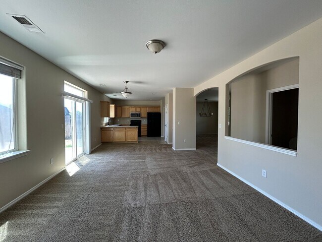 Building Photo - Home in Antler Ridge Community-Redmond