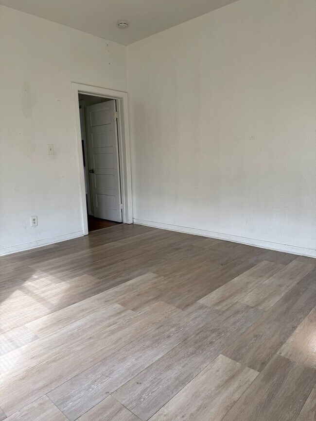 Building Photo - 1335 15th St