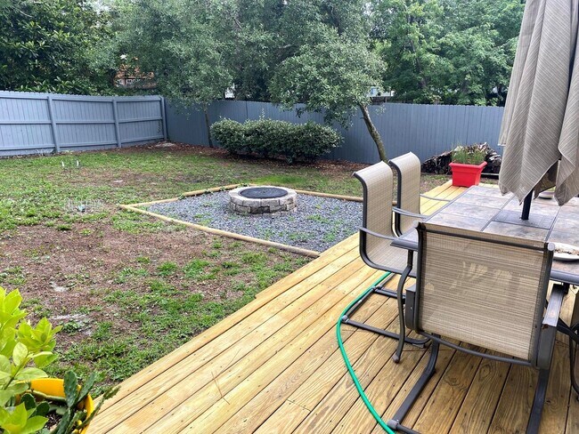 Building Photo - FURNISHED MONTHLY RENTAL AVAILABLE AUGUST ...
