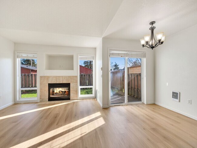 Building Photo - 1536 S Main Ave