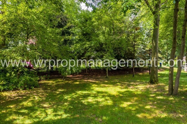 Building Photo - 4 Bed 3 Bath Home in Lambertville