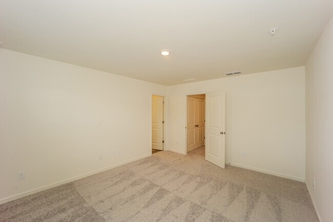 Building Photo - Fantastic 3bd/2.5ba home! Let yourself in!