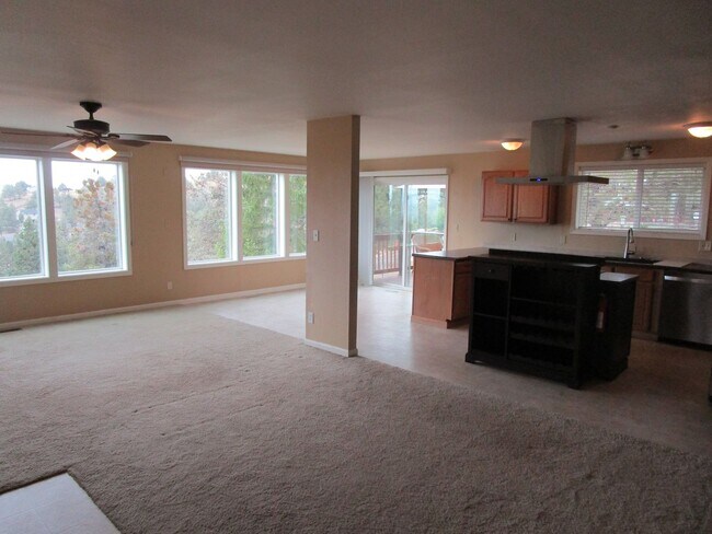 Building Photo - Spacious 2 Story, 2 Bedroom, 2 Bath Home on Corner Lot in Ochoco West Subdivision - Available Ear...