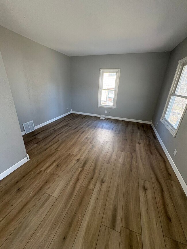 Building Photo - 726 Denver St