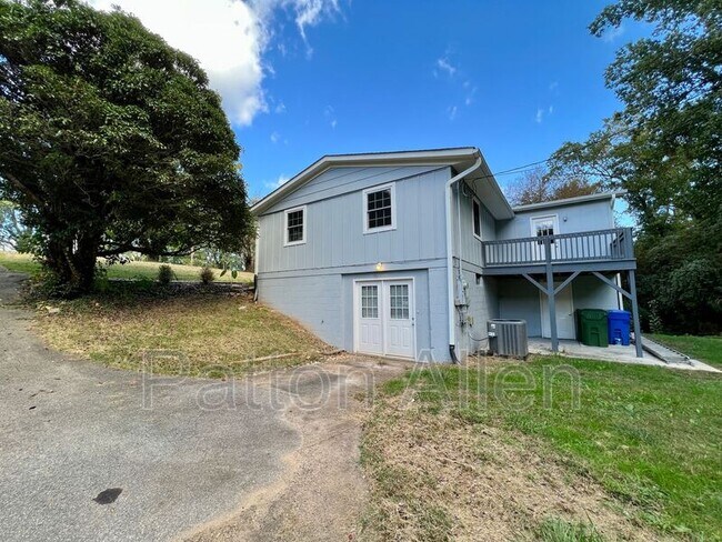 Building Photo - 45 High Meadow Rd