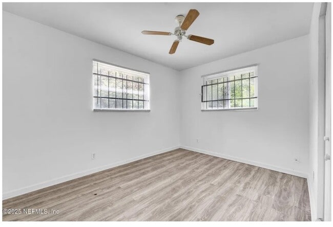 Building Photo - 9155 Sibbald Rd