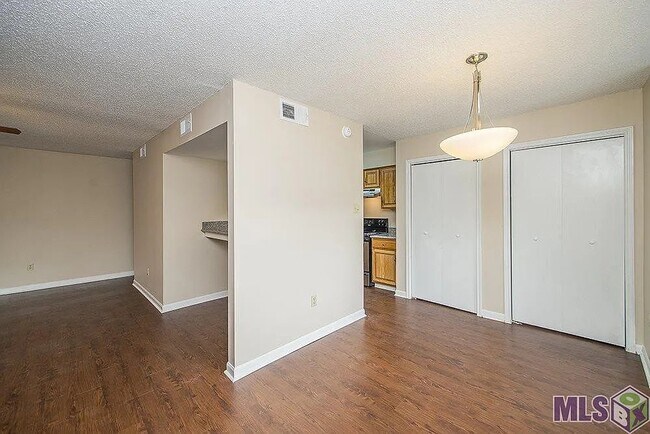 Building Photo - 10213 Ballina Ave