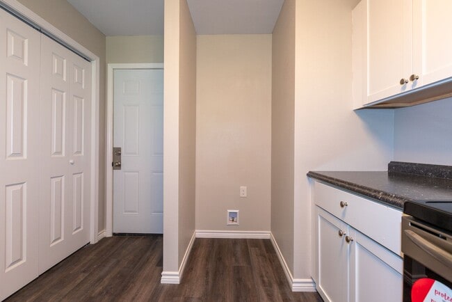 Building Photo - NEW LOW PRICE! 4 Bedroom 2 Bath +updated! ...