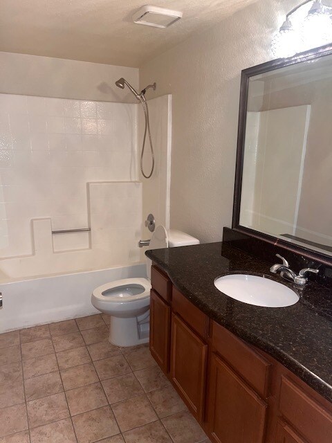 Building Photo - 9325 W Desert Inn