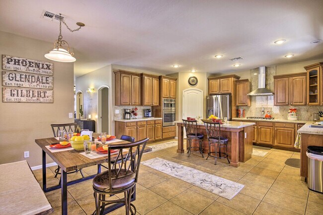 Building Photo - 3759 E Fruitvale Ave