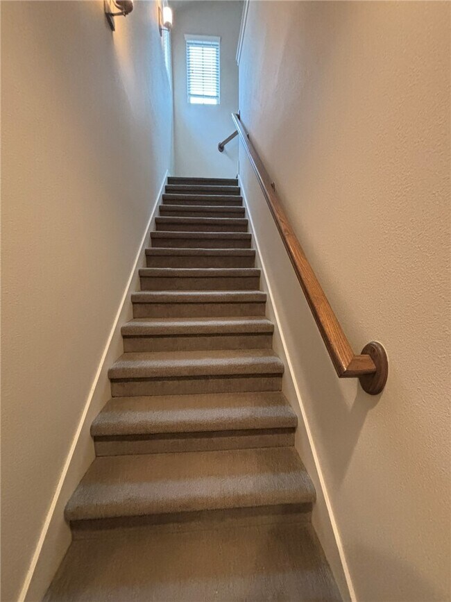 Building Photo - 4612 SW Birmingham St