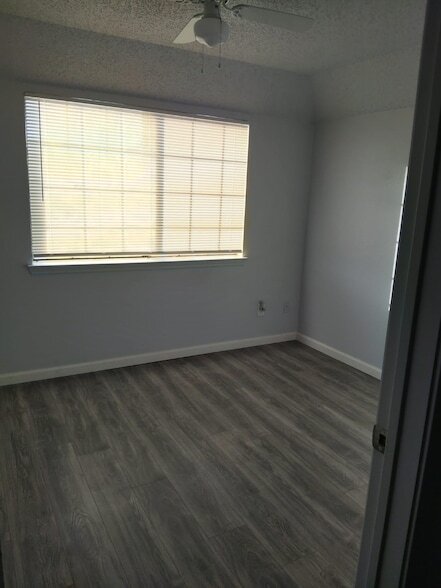 Building Photo - 8127 Stonehurst St