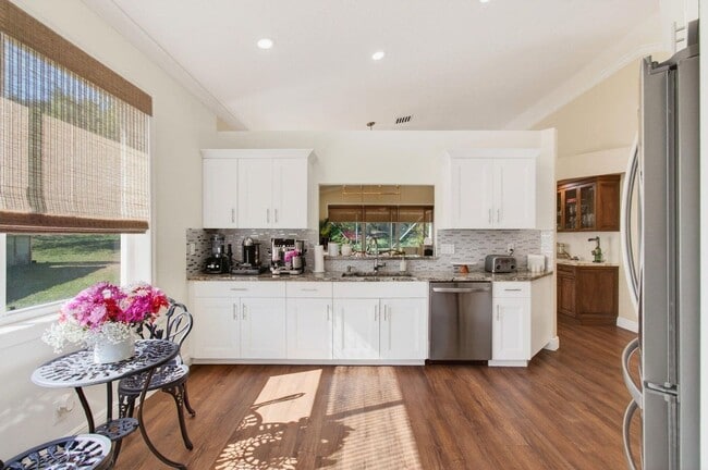 Building Photo - 9168 Bay Point Cir