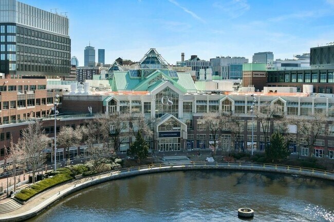 Building Photo - 4 Canal Park